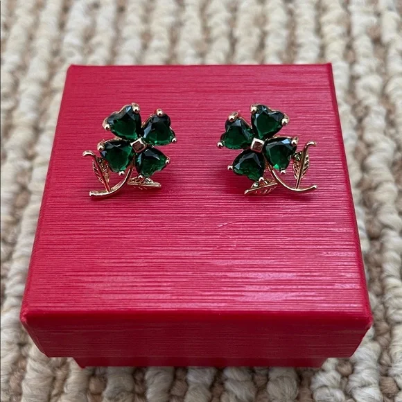 Green Clover Earrings - Picture 1 of 1